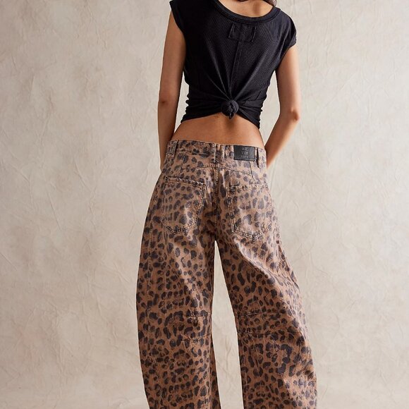 Free People Leopard Print Barrel Jeans Size 26 - Picture 7 of 8
